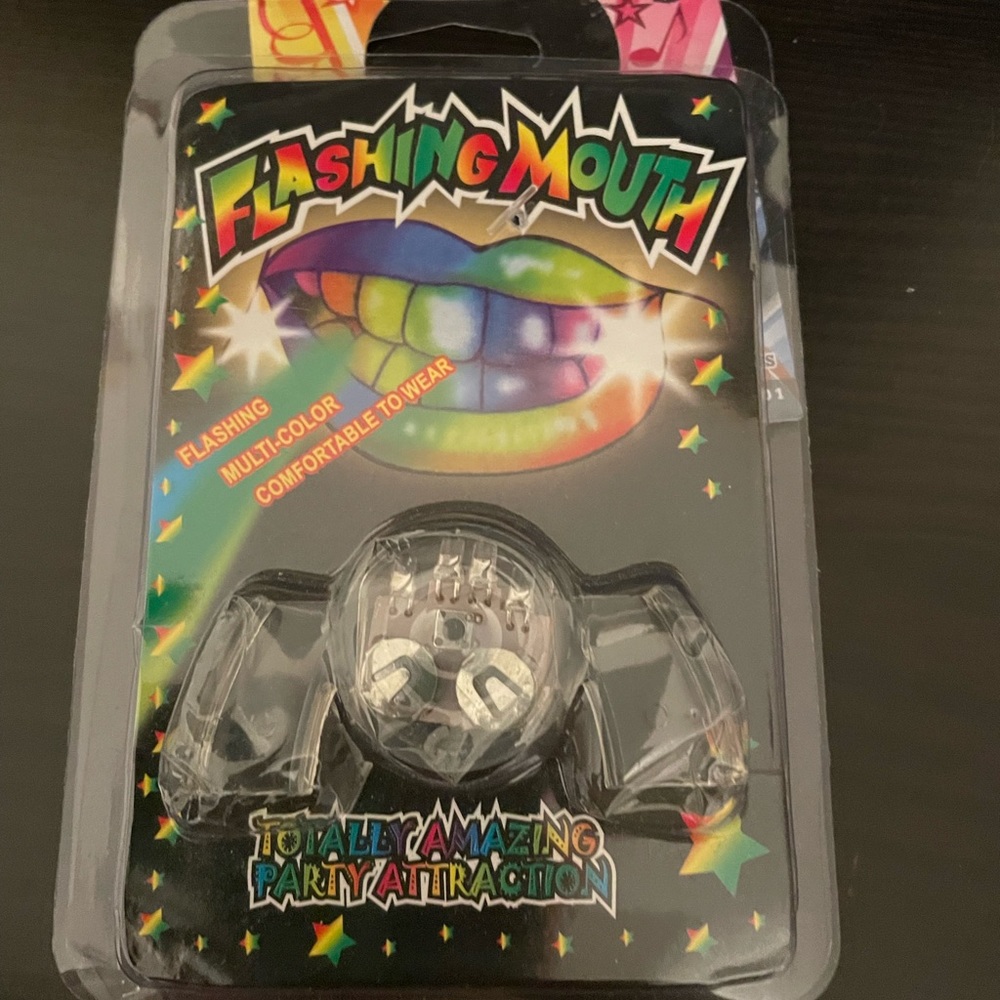 Flashing mouth totally amazing party attraction